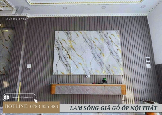 Thanh lam nhưa giả gỗ ốp tường vách phòng khách